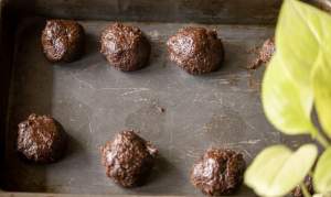 cookies kept on a baking sheet